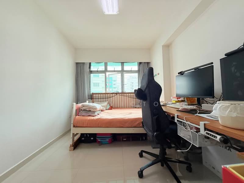 317C Yishun Avenue 9 HDB Flat For Sale at S$ 640,000 | PropertyGuru Singapore - Bedroom