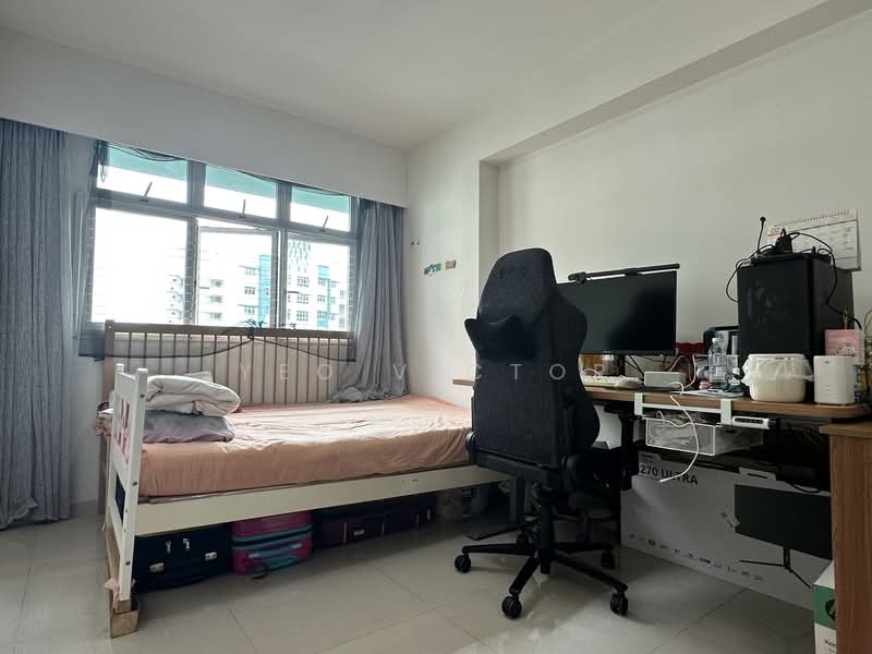 317C Yishun Avenue 9 HDB Flat For Sale at S$ 640,000 | PropertyGuru Singapore - Bedroom