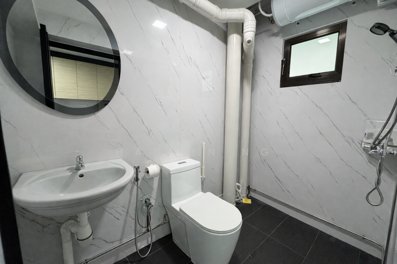 301B Anchorvale Drive HDB Flat For Sale at S$ 698,888 | PropertyGuru Singapore - Common Bathroom