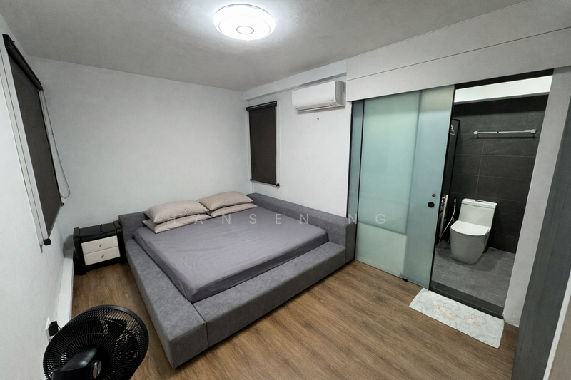 301B Anchorvale Drive HDB Flat For Sale at S$ 698,888 | PropertyGuru Singapore - Master Bedroom