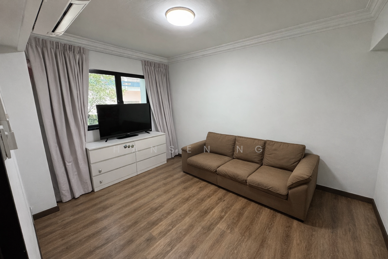 301B Anchorvale Drive HDB Flat For Sale at S$ 698,888 | PropertyGuru Singapore - Common Bedroom 2