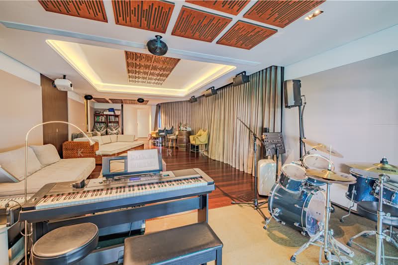 Beautiful FREEHOLD / 999 years Detached House at Hua Guan Avenue Detached House For Sale at S$ 14,800,000 | PropertyGuru Singapore - Interior