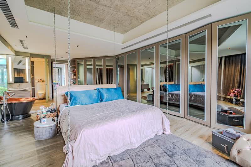 Beautiful FREEHOLD / 999 years Detached House at Hua Guan Avenue Detached House For Sale at S$ 14,800,000 | PropertyGuru Singapore - Bedroom