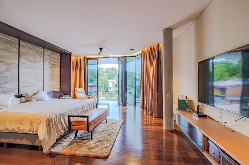 Beautiful FREEHOLD / 999 years Detached House at Hua Guan Avenue Detached House For Sale at S$ 14,800,000 | PropertyGuru Singapore - Bedroom