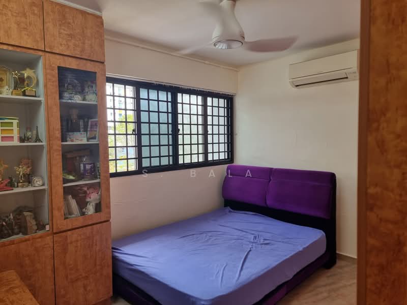 236 Bukit Batok East Avenue 5 HDB Flat For Sale at S$ 548,888 | PropertyGuru Singapore - Bedroom