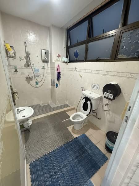 MARIAM, , 6 Bedrooms, 10,000 sqft, Bungalow House For Rent, by Juliana Ang, 500061253 - Bathroom - PropertyGuru.com.sg