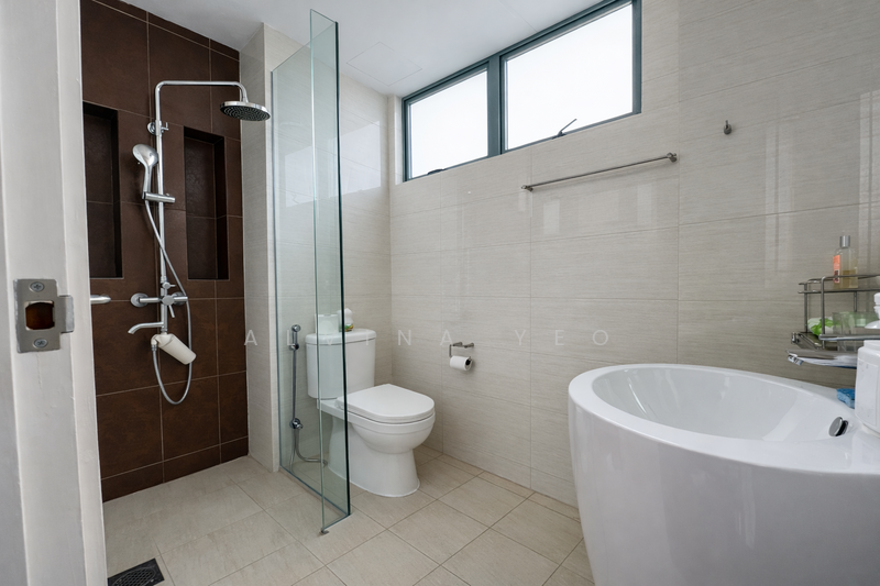 Mutiara View Apartment For Sale at S$ 2,950,000 | PropertyGuru Singapore - Bathroom