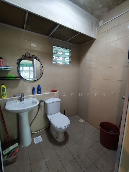 886C Woodlands Drive 50 HDB Flat For Sale at S$ 650,000 | PropertyGuru Singapore - Bathroom
