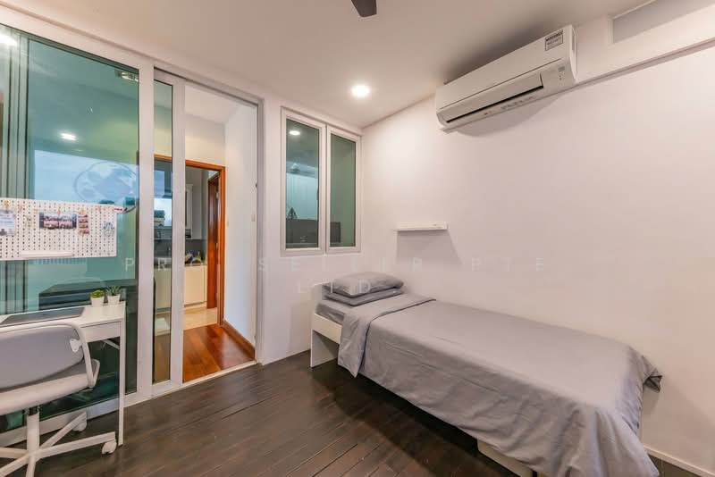Stevens Loft Apartment For Sale at S$ 1,999,000 | PropertyGuru Singapore - Bedroom