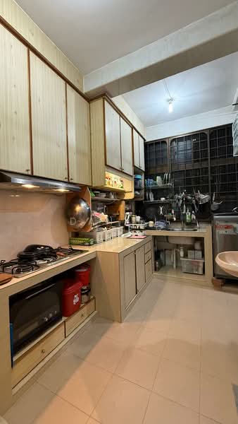 50 Moh Guan Terrace HDB Flat For Sale at S$ 1,608,888 | PropertyGuru Singapore - Kitchen
