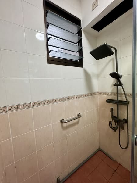 207B Compassvale Lane HDB Flat For Sale at S$ 698,000 | PropertyGuru Singapore - Bathroom