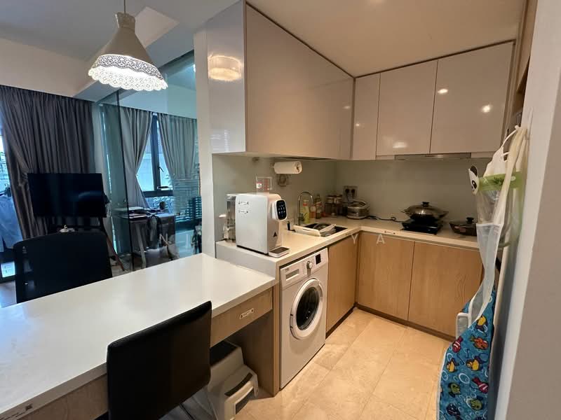 Watertown Condominium For Sale at S$ 950,000 | PropertyGuru Singapore - Kitchen