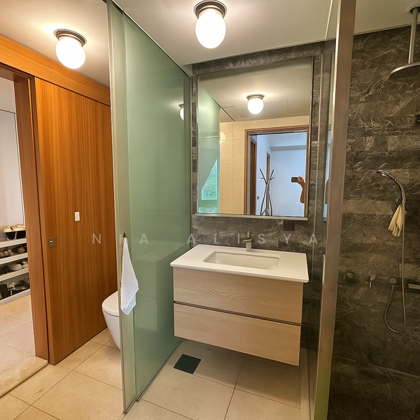 Watertown Condominium For Sale at S$ 950,000 | PropertyGuru Singapore - Bathroom