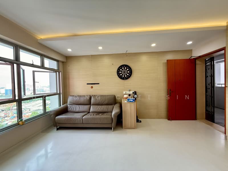 57 Teban Gardens Road HDB Flat For Sale at S$ 550,000 | PropertyGuru Singapore - Living Room