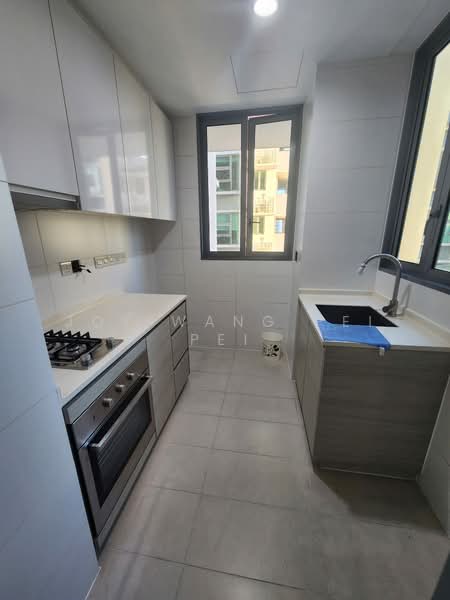 Hundred Trees, 93 West Coast Drive, 2 Bedrooms, 786 sqft, Condominium For Rent, by Joy Wang Pei Pei, 500061306 - Kitchen - PropertyGuru.com.sg