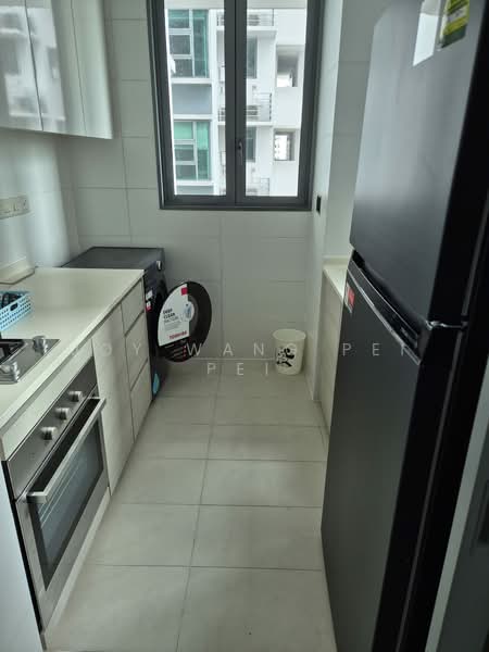 Hundred Trees, 93 West Coast Drive, 2 Bedrooms, 786 sqft, Condominium For Rent, by Joy Wang Pei Pei, 500061306 - Kitchen - PropertyGuru.com.sg
