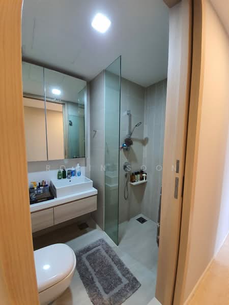 The Panorama Condominium For Sale at S$ 3,200,000 | PropertyGuru Singapore - Bathroom