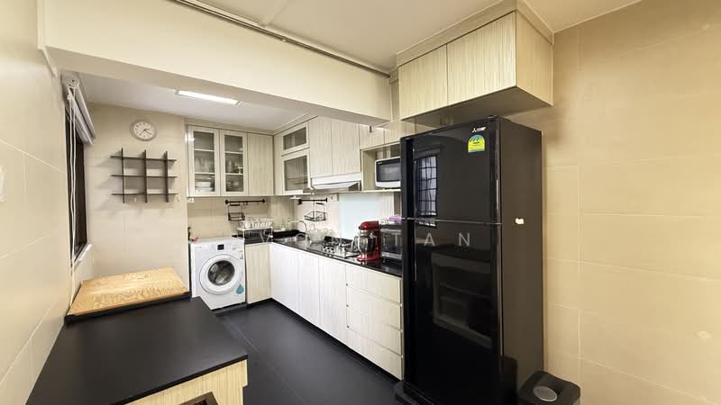 710 Ang Mo Kio Avenue 8, 710 Ang Mo Kio Avenue 8, 3 Bedrooms, 1,302 sqft, HDB Flat For Rent, by Evon Tan, 500061312 - Kitchen - PropertyGuru.com.sg