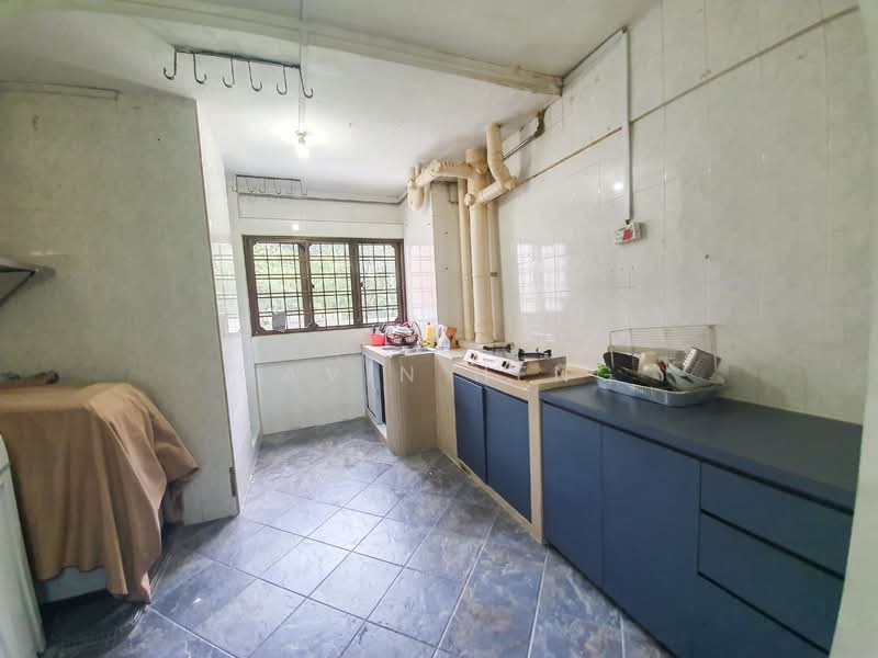 559 Jurong West Street 42 HDB Flat For Sale at S$ 708,000 | PropertyGuru Singapore - Kitchen