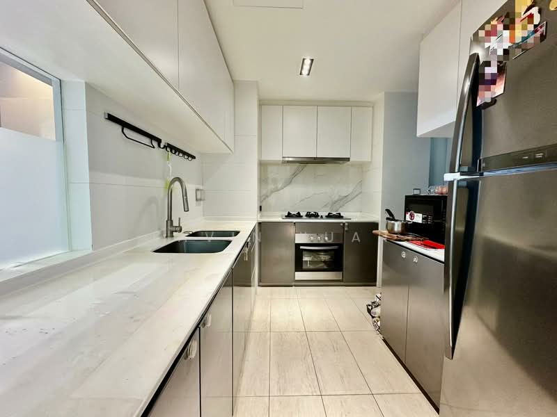 Parc Centros Condominium For Sale at S$ 2,198,000 | PropertyGuru Singapore - Kitchen