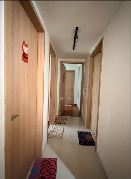Twin Fountains, 11 Woodlands Avenue 6, 3 Bedrooms, 1,033 sqft, Executive Condominium For Rent, by Ivy Huang, 500061335 - Corridor - PropertyGuru.com.sg