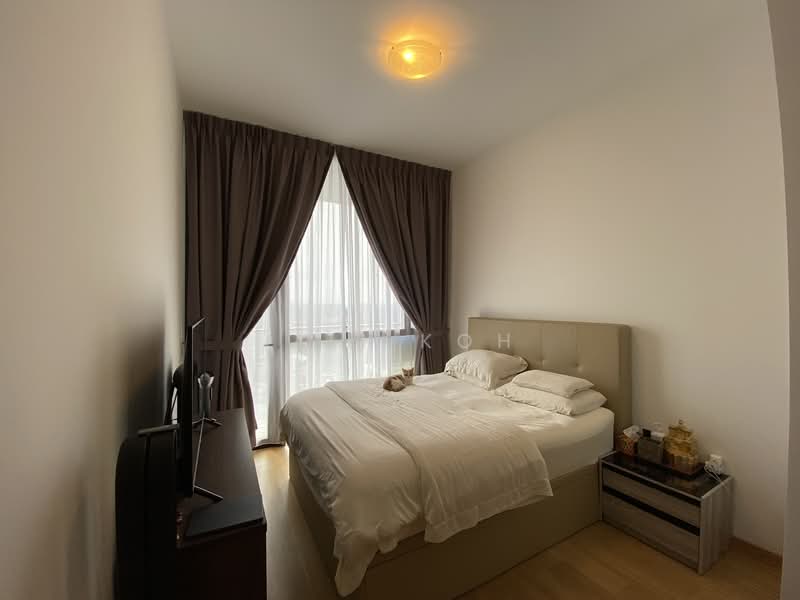 The Crest Condominium For Sale at S$ 1,565,000 | PropertyGuru Singapore - Bedroom