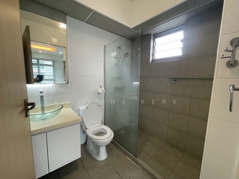 288C Punggol Place HDB Flat For Sale at S$ 820,000 | PropertyGuru Singapore - Bathroom