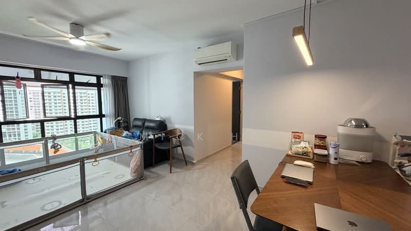 309A Anchorvale Road HDB Flat For Sale at S$ 728,000 | PropertyGuru Singapore - Living Room