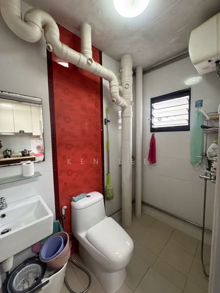 68 Redhill Close HDB Flat For Sale at S$ 1,050,000 | PropertyGuru Singapore - Bathroom