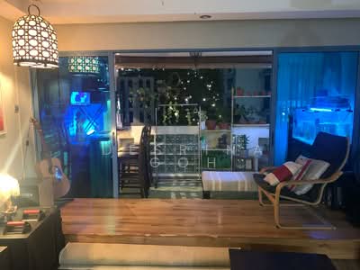 For Rent - 468A Admiralty Drive