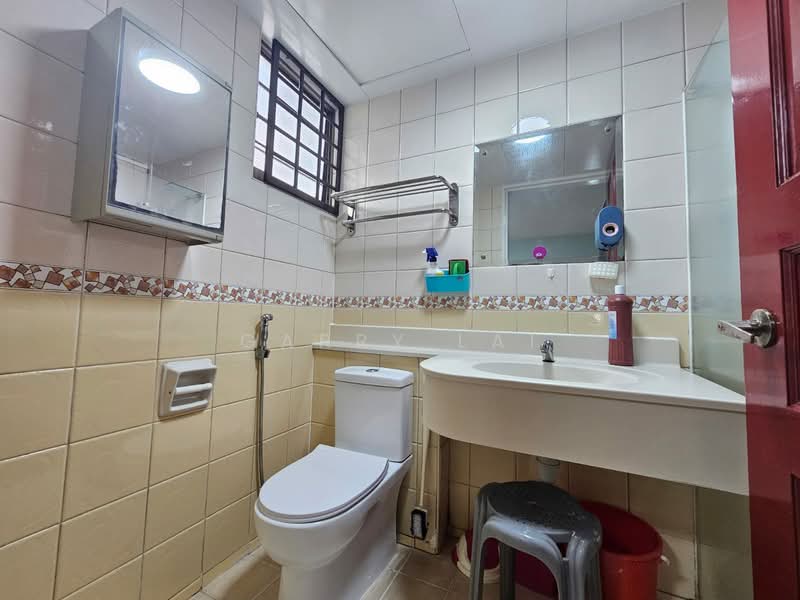 678B Jurong West Street 64, 678B Jurong West Street 64, 3 Bedrooms, 1,184 sqft, HDB Flat For Rent, by Garry Lai, 500061357 - Bathroom - PropertyGuru.com.sg