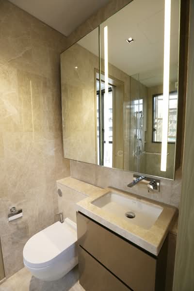 Klimt Cairnhill, 71 Cairnhill Road, 4 Bedrooms, 2,056 sqft, Condominium For Rent, by Aldrick Loh, 500061367 - Jack and Jill Bathroom - PropertyGuru.com.sg