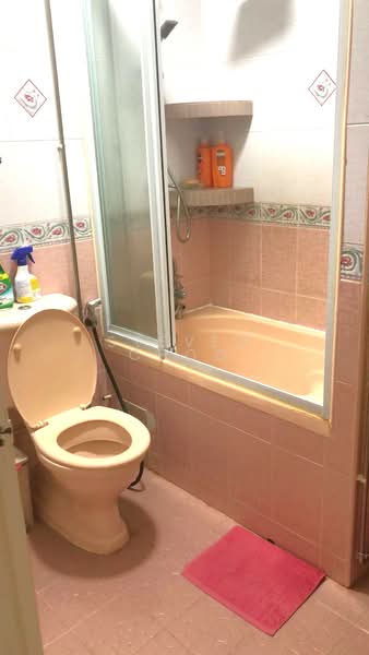 138 Petir Road, 138 Petir Road, Room Rental, 130 sqft, HDB Flat For Rent, by Steven Choo, 500061378 - Bathroom - PropertyGuru.com.sg