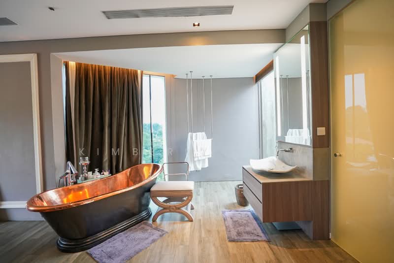 Detached Home with Stunning Views In Binjai Vinicity Detached House For Sale at S$ 13,800,000 | PropertyGuru Singapore - Bathroom