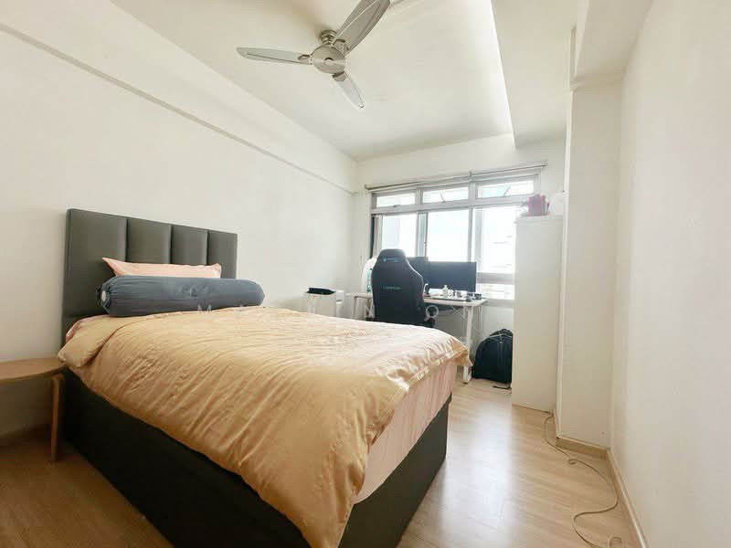 243 Pasir Ris Street 21 HDB Flat For Sale at S$ 866,000 | PropertyGuru Singapore - Bedroom