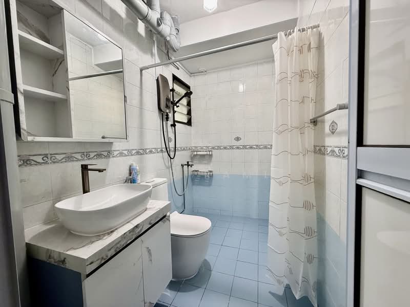 526 Woodlands Drive 14, 526 Woodlands Drive 14, Room Rental, 200 sqft, HDB Flat For Rent, by Badd Ramle, 500061403 - Common Bathroom - PropertyGuru.com.sg