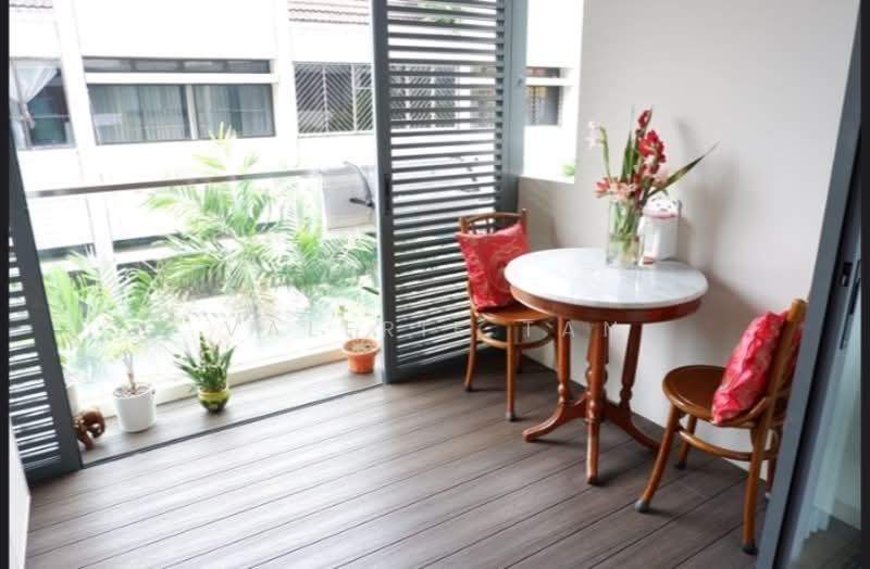 Eastbay Condominium For Sale at S$ 1,200,000 | PropertyGuru Singapore - Balcony