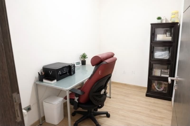 Eastbay Condominium For Sale at S$ 1,200,000 | PropertyGuru Singapore - Study