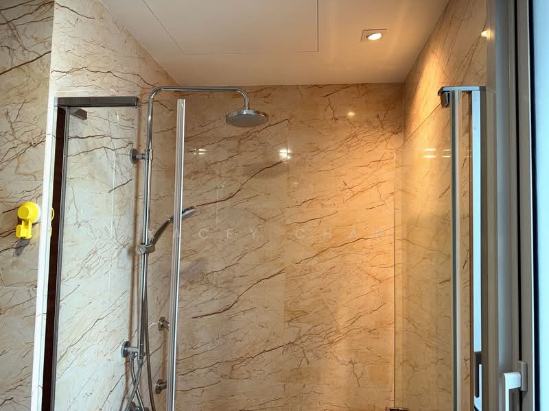 Queens Peak, 1 Dundee Road, 2 Bedrooms, 775 sqft, Condominium For Rent, by Kacey Chan, 500061407 - Bathroom - PropertyGuru.com.sg