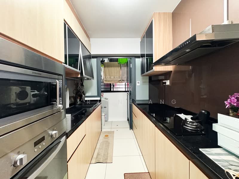 308B Punggol Walk HDB Flat For Sale at S$ 730,000 | PropertyGuru Singapore - Kitchen