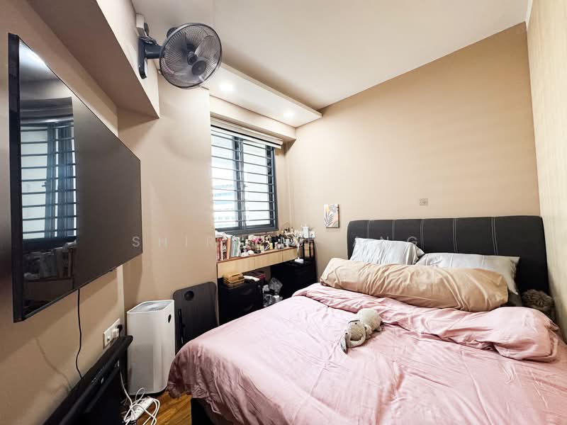 308B Punggol Walk HDB Flat For Sale at S$ 730,000 | PropertyGuru Singapore - Bedroom