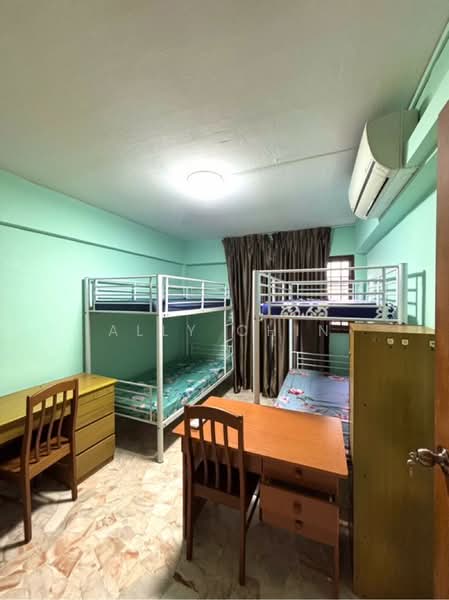 381 Clementi Avenue 5, 381 Clementi Avenue 5, 3 Bedrooms, 1,011 sqft, HDB Flat For Rent, by Ally Chin, 500061415 - Bedroom - PropertyGuru.com.sg