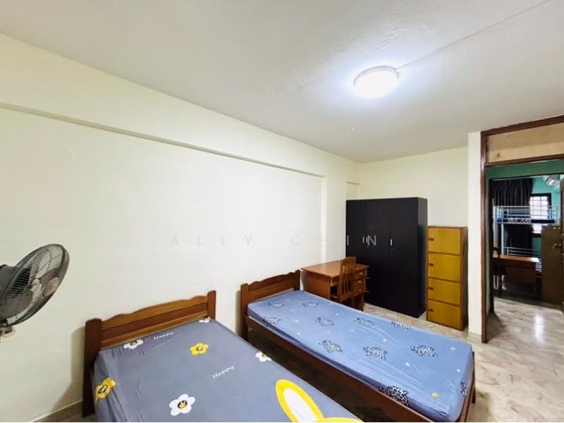 381 Clementi Avenue 5, 381 Clementi Avenue 5, 3 Bedrooms, 1,011 sqft, HDB Flat For Rent, by Ally Chin, 500061415 - Bedroom - PropertyGuru.com.sg