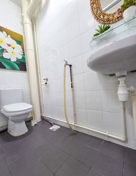 634 Hougang Avenue 8 HDB Flat For Sale at S$ 968,000 | PropertyGuru Singapore - Bathroom
