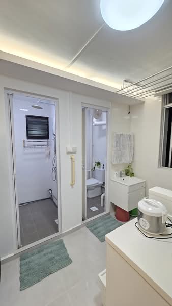 623 Hougang Avenue 8 HDB Flat For Sale at S$ 498,000 | PropertyGuru Singapore - Bathroom