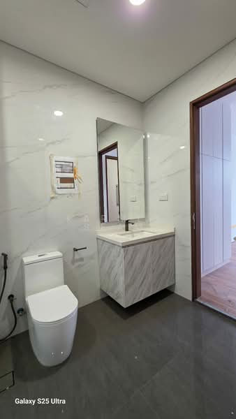 West Coast Road, , 4 Bedrooms, 2,442 sqft, Corner Terrace For Rent, by Karmen Seam, 500061429 - Bathroom - PropertyGuru.com.sg