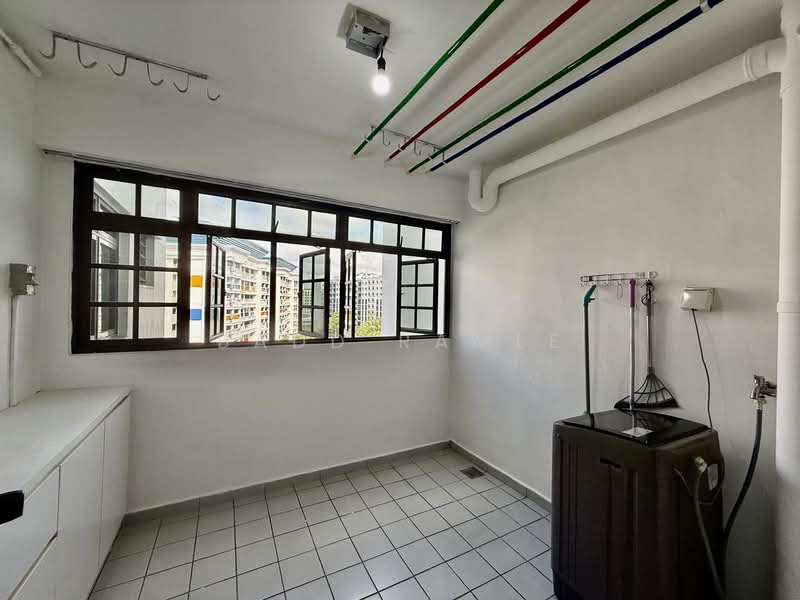 526 Woodlands Drive 14, 526 Woodlands Drive 14, Room Rental, 130 sqft, HDB Flat For Rent, by Badd Ramle, 500061431 - Laundry Service Yard - PropertyGuru.com.sg