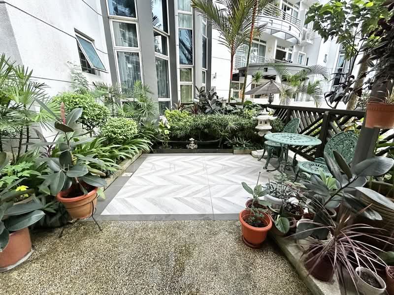 Hillington Green Condominium For Sale at S$ 3,288,000 | PropertyGuru Singapore - Balcony