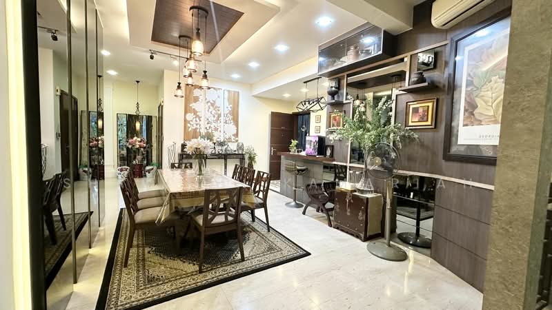 Hillington Green Condominium For Sale at S$ 3,288,000 | PropertyGuru Singapore - Dining Room