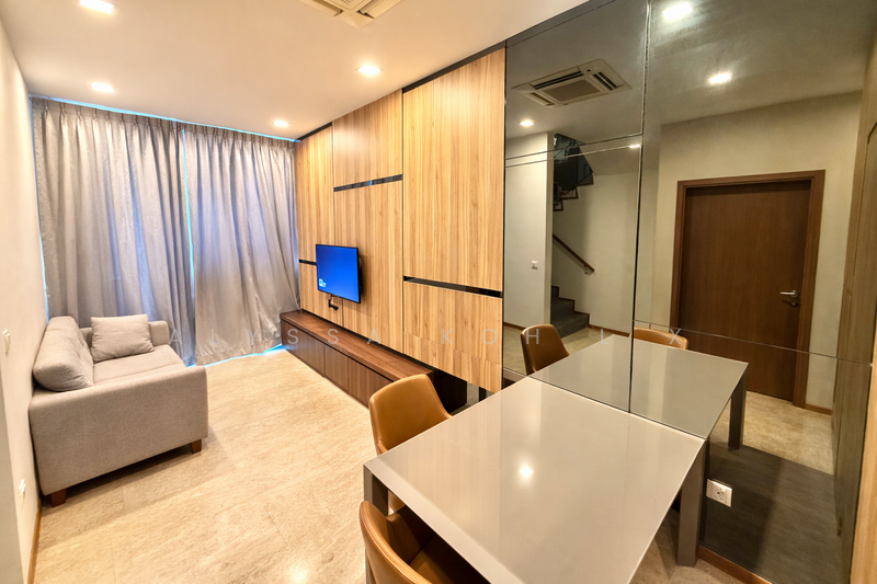 Parc Elegance Condominium For Sale at S$ 999,999 | PropertyGuru Singapore - Living Room